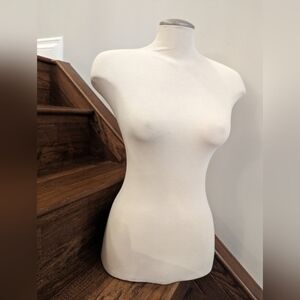 Female Mannequin, Lightweight Design, Reseller, Display Model Sz 8-10